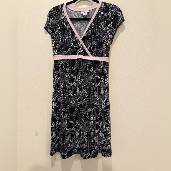 Two Hearts Maternity Dresses & Skirts - Two Hearts Maternity Black and White Floral Dress with Pink Trim